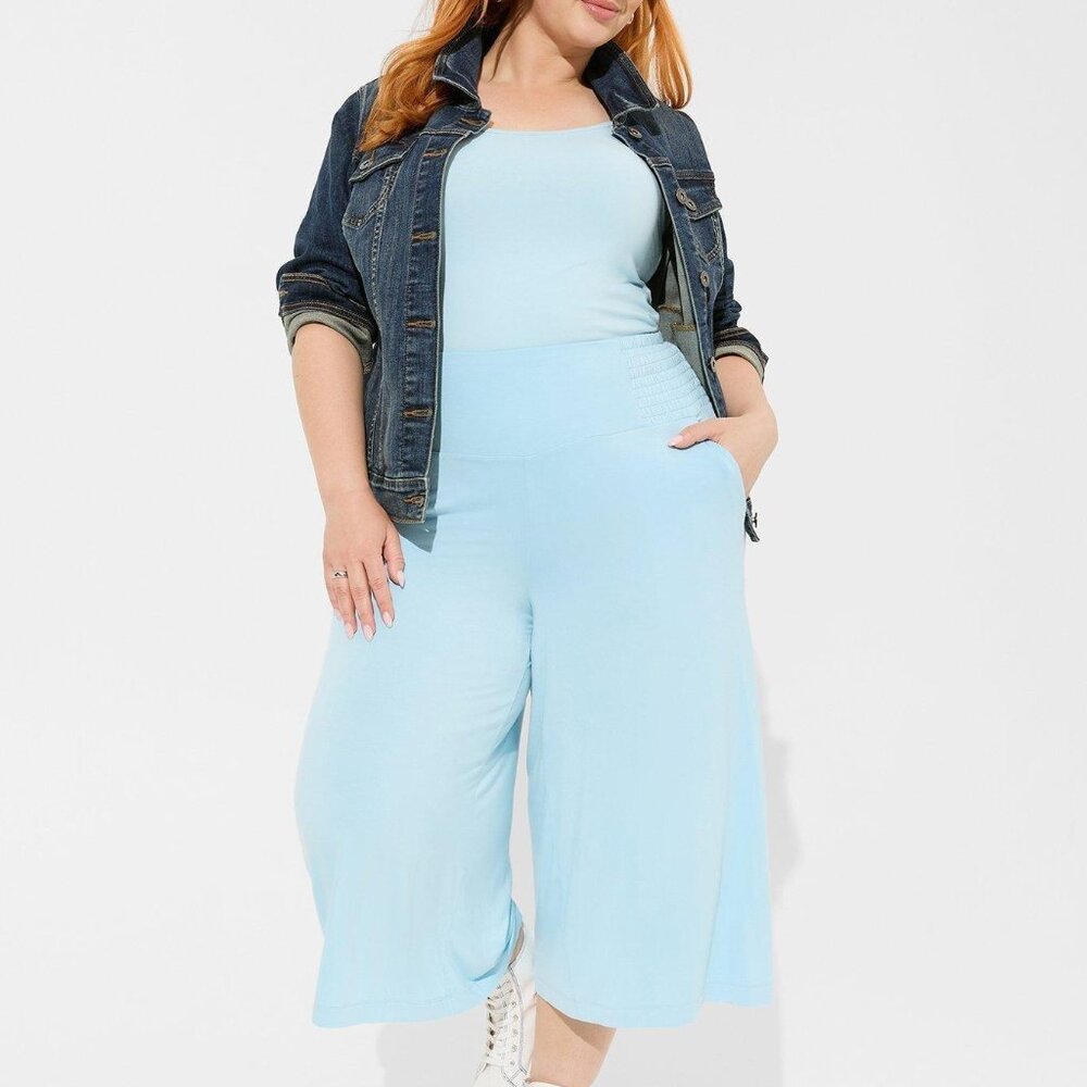 Torrid Crop Pull-On Wide Leg Super Soft High-Rise Smocked Waist Pant size 2 NWT